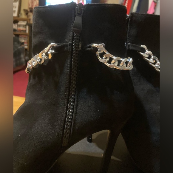 NWT Ladies Size 10 Mata Cravings 4” Heels With Chain - Picture 7 of 16